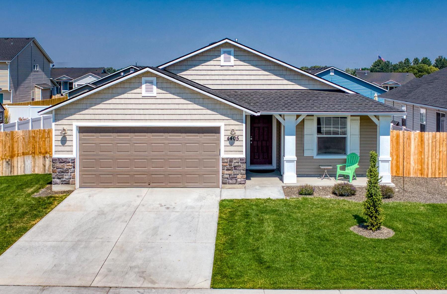 Family Friendly Playroom Garage Caldwell Exterior photo