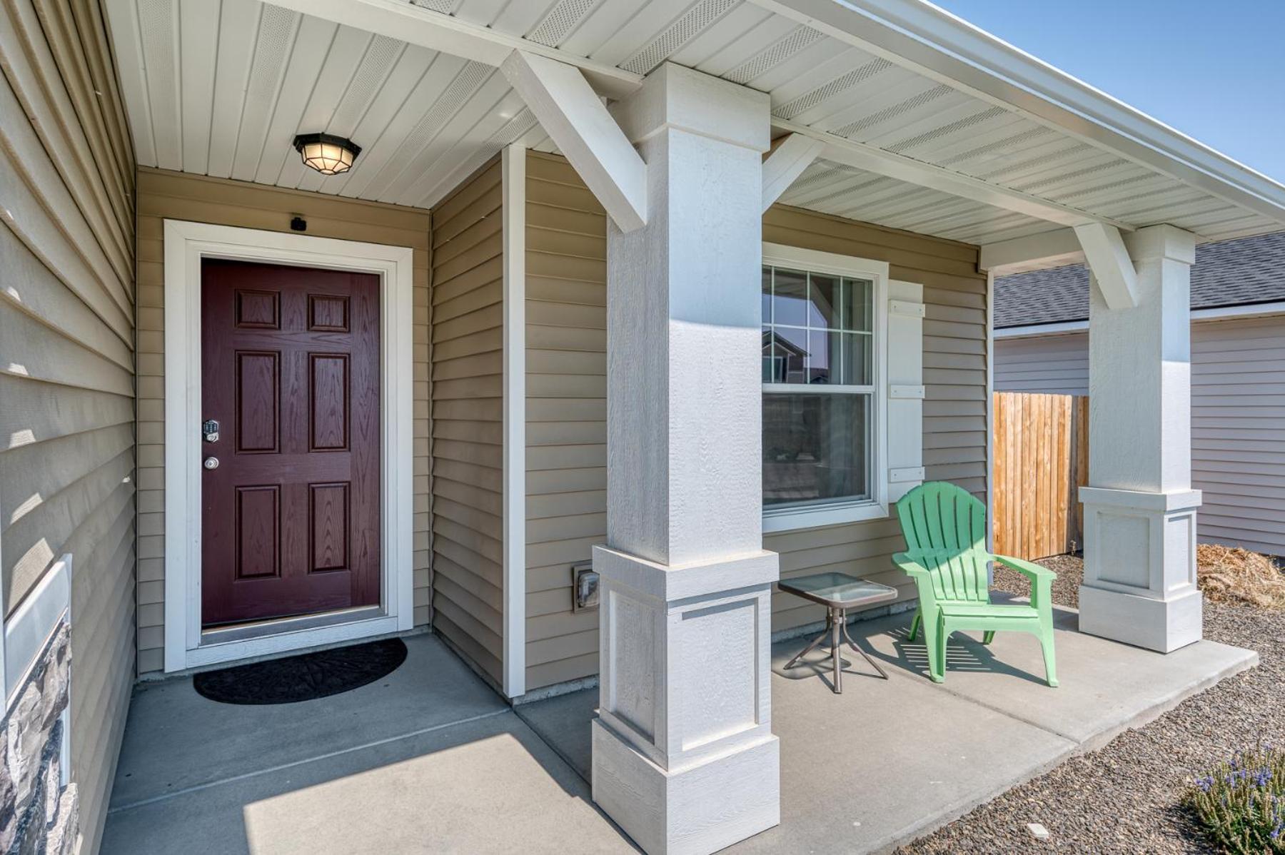 Family Friendly Playroom Garage Caldwell Exterior photo